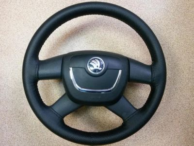 Лот: 4768900. Фото: 1. руль c подушкой Шкода Skoda Yeti... Салон