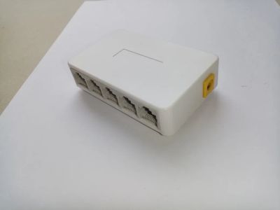 Лот: 8010884. Фото: 1. Коммутатор Switch 5 port с блоком... Коммутаторы