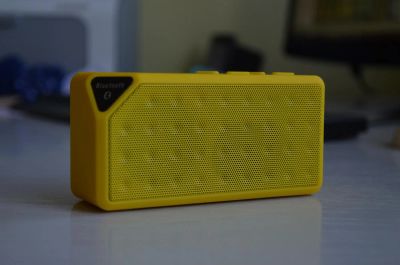 Лот: 7673586. Фото: 1. Портотивная bluetooth колонка... Портативные, беспроводные колонки