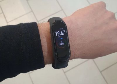 Лот: 14336297. Фото: 1. Xiaomi mi band 4. Смарт-часы, фитнес-браслеты, аксессуары