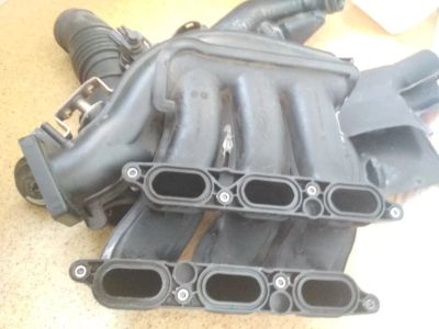 Лот: 11453265. Фото: 1. Впускной коллектор Mazda Tribute... Другое (автозапчасти)