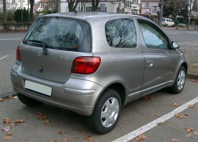 Лот: 3247310. Фото: 1. Фара Toyota Yaris Зад.Лев. Оптика и освещение