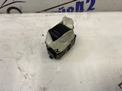Лот: 21710893. Фото: 1. кнопка стеклоподъемника Toyota... Двигатель и элементы двигателя