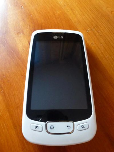 Лот: 3809506. Фото: 1. белый LG Optimus One P500. Смартфоны
