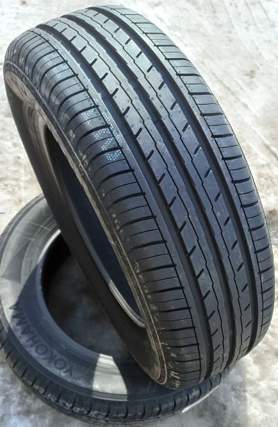 Лот: 15639132. Фото: 1. Yokohama BluEarth-ES ES32 215... Шины