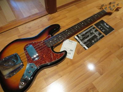Лот: 3289667. Фото: 1. Fender Jazz Bass, юбилейная модель... Гитары