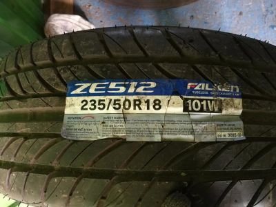 Лот: 11395158. Фото: 1. Автошины R 18 235/50 101W Falken... Шины