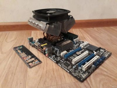 Лот: 14763863. Фото: 1. Материнская плата am3+ asrock... Комплекты запчастей
