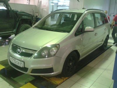 Лот: 6808117. Фото: 1. Opel Zafira B 1,8 MTA срочно !. Автомобили