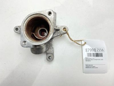 Лот: 22845049. Фото: 1. Корпус термостата Mitsubishi Pajero... Двигатель и элементы двигателя