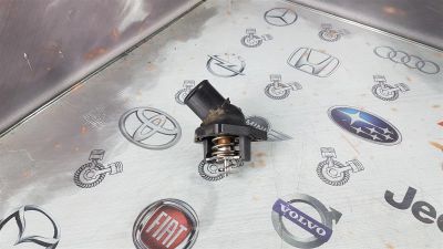 Лот: 23590030. Фото: 1. Корпус термостата Lexus LS460... Двигатель и элементы двигателя