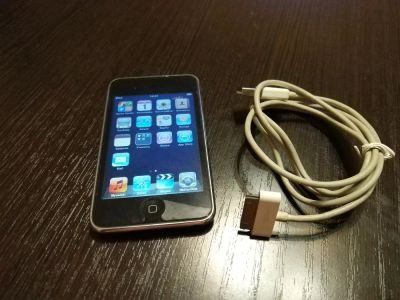 Лот: 10488210. Фото: 1. Плеер Apple iPod touch 2 на 8... Плееры