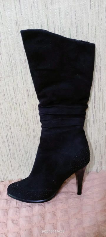 Лот: 16920716. Фото: 1. Новые зимние 2. Сапоги