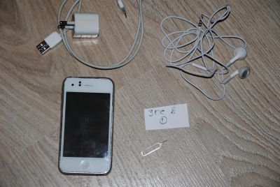 Лот: 2926031. Фото: 1. Продам Iphone 3GS 8Gb, белый... Смартфоны