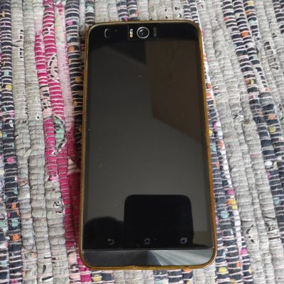 Лот: 17753657. Фото: 1. Смартфон ASUS zenfone 2 ZD55kl... Смартфоны