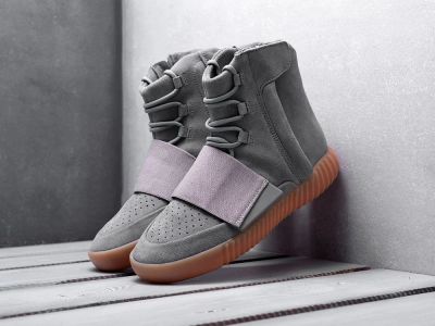 Лот: 12685723. Фото: 1. Кроссовки Adidas Yeezy 750 Boost... Кеды, кроссовки, слипоны