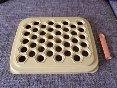 Лот: 5951831. Фото: 1. Пельменница с ложечкой Tupperware... Кухонные аксессуары