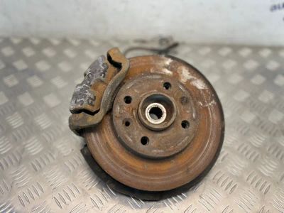 Лот: 22458956. Фото: 1. поворотный кулак Renault Symbol... Другое (автозапчасти)