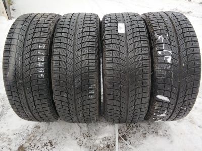 Лот: 12604902. Фото: 1. Зимние шины Michelin X-Ice 3 215... Шины