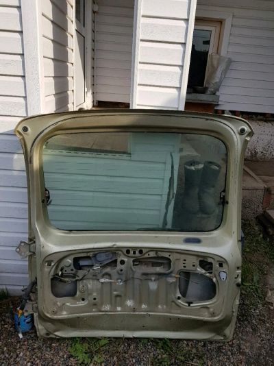 Лот: 12515300. Фото: 1. Задняя дверь Toyota Funcargo. Кузов