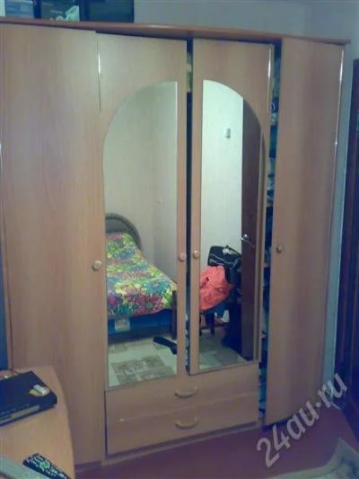 Лот: 225545. Фото: 1. Шкаф платяной. Диваны