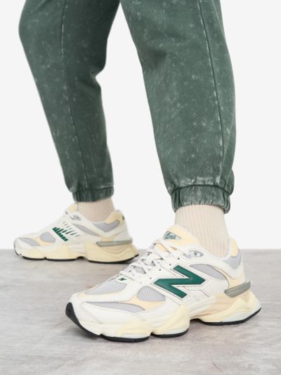 Лот: 25557208. Фото: 1. Кроссовки женские New Balance... Кеды, кроссовки, слипоны