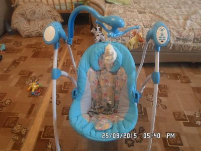 Лот: 6628720. Фото: 1. Детская музыкальная качелька от... Ходунки, прыгунки, качели