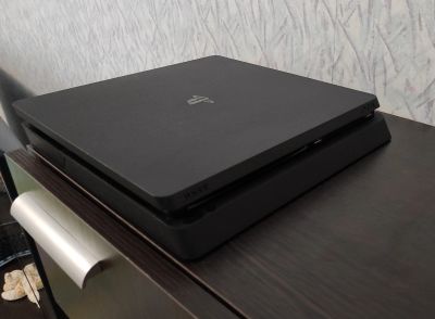 Лот: 16800964. Фото: 1. PlayStation 4 Slim 1tb. Игры для консолей