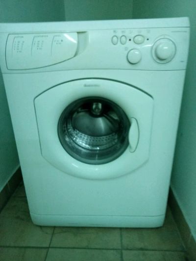 Лот: 11395297. Фото: 1. Стиральная машинка Ariston AB... Стиральные машины