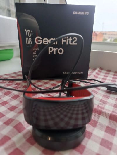 Лот: 25624308. Фото: 1. Смарт-часы Samsung Gear Fit2 Pro... Смарт-часы, фитнес-браслеты, аксессуары