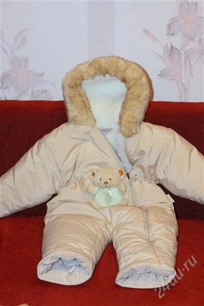 Лот: 1992030. Фото: 1. Красивый детский зимний комбинезон... Верхняя одежда