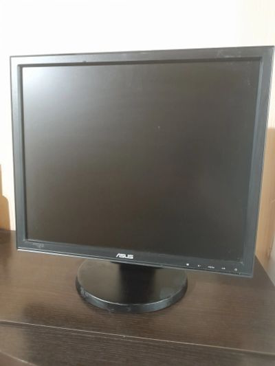Лот: 24653785. Фото: 1. Монитор ASUS VB198TL 19" с поворотом... ЖК-мониторы