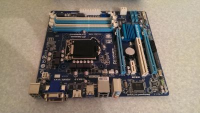 Лот: 4324331. Фото: 1. Gigabyte ga-h77m-d3h. Материнские платы