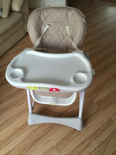 Лот: 6661139. Фото: 1. Стульчик для кормления happy baby... Стульчики для кормления