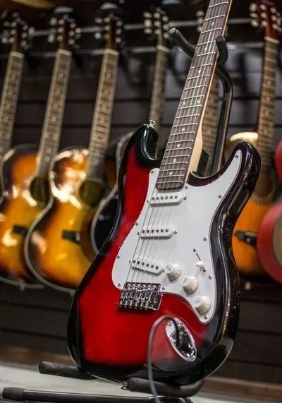 Лот: 13951258. Фото: 1. Электрогитара Fender Stratocaster... Гитары