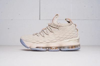 Лот: 11617644. Фото: 1. Кроссовки Nike LeBron 15. Кеды, кроссовки, слипоны