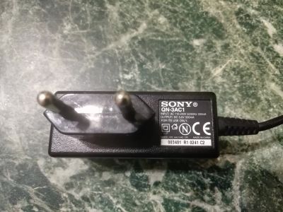 Лот: 17184898. Фото: 1. Сетевое зарядное устройство Sony... Зарядные устройства, блоки питания, адаптеры сетевые для смартфонов