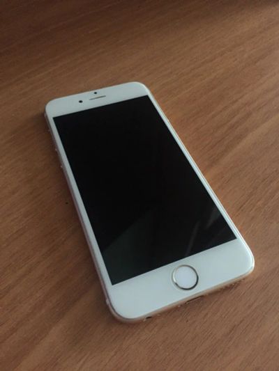 Лот: 11094912. Фото: 1. iphone 6 16gb gold. Смартфоны