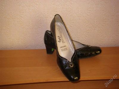 Лот: 742949. Фото: 1. Натур.лак.туфли р.36-37 (почти... Туфли