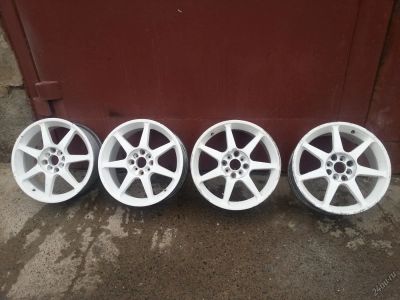Лот: 4583647. Фото: 1. Белоснежные тапки R17 4х100 срочно... Диски