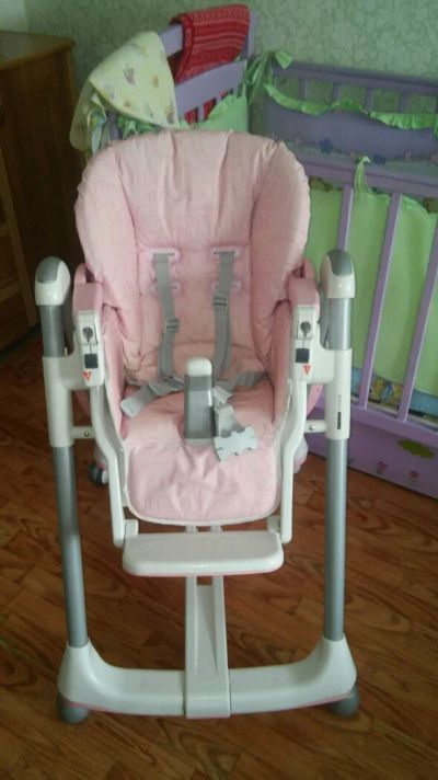 Лот: 9039407. Фото: 1. Стульчик для кормления peg-perego. Стульчики для кормления