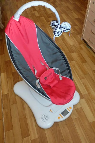 Лот: 9875715. Фото: 1. 4moms MamaRoo 2.0 Электрокачеля. Ходунки, прыгунки, качели