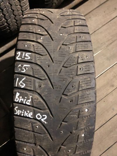 Лот: 25008915. Фото: 1. (1шт) 215-65R16 Bridgestone Spike-02. Шины
