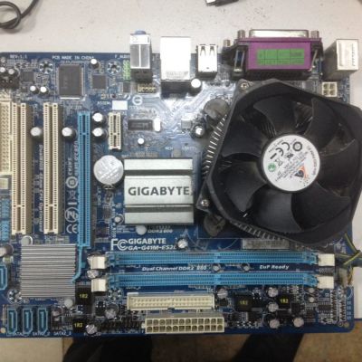 Лот: 9597373. Фото: 1. Gigabyte GA-G41M-eS2d + Intel... Материнские платы