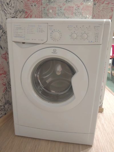 Лот: 15834915. Фото: 1. Стиральная машина Indesit IWSC5085. Стиральные машины