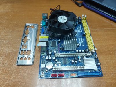 Лот: 25120147. Фото: 1. Материнская плата ASRock G31M-VS. Материнские платы