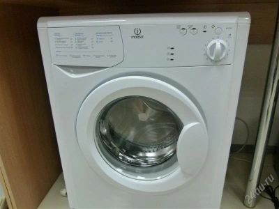 Лот: 1042342. Фото: 1. Стиральная машина Indesit WIU100. Стиральные машины