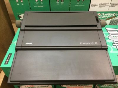 Лот: 12034325. Фото: 1. Печатная машинка Olivetti. Предметы интерьера и быта