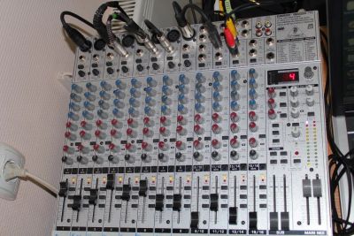 Лот: 3616597. Фото: 1. Микшерный пульт «behringer eurorack... Микшеры, предусилители, микрофонные эффекты