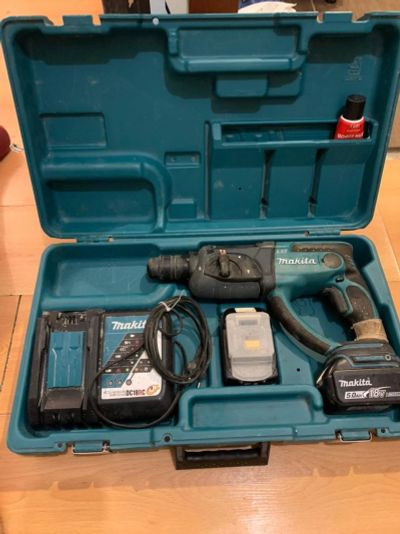 Лот: 17249538. Фото: 1. Перфоратор аккумуляторный Makita. Электроинструмент